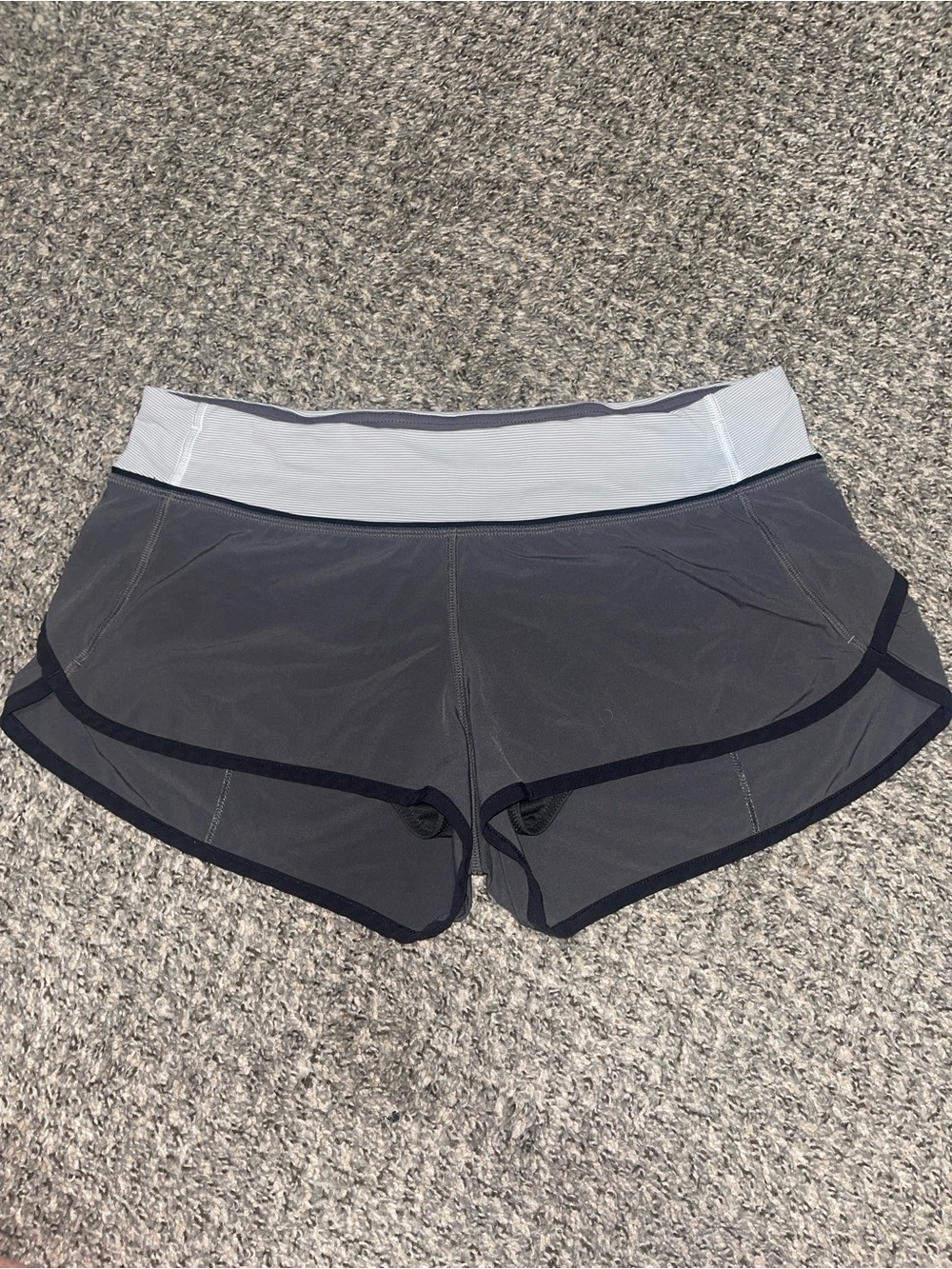 Lululemon Speed Shorts - Size 8